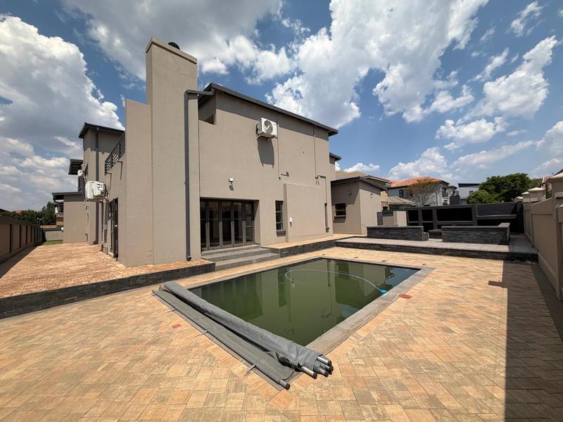 6 Bedroom Property for Sale in Zambezi Country Estate Gauteng