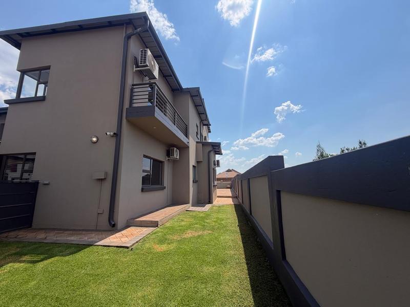 6 Bedroom Property for Sale in Zambezi Country Estate Gauteng