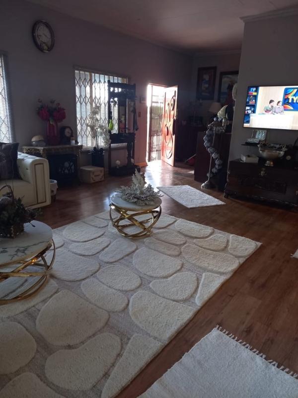 3 Bedroom Property for Sale in Mullerstuine Gauteng