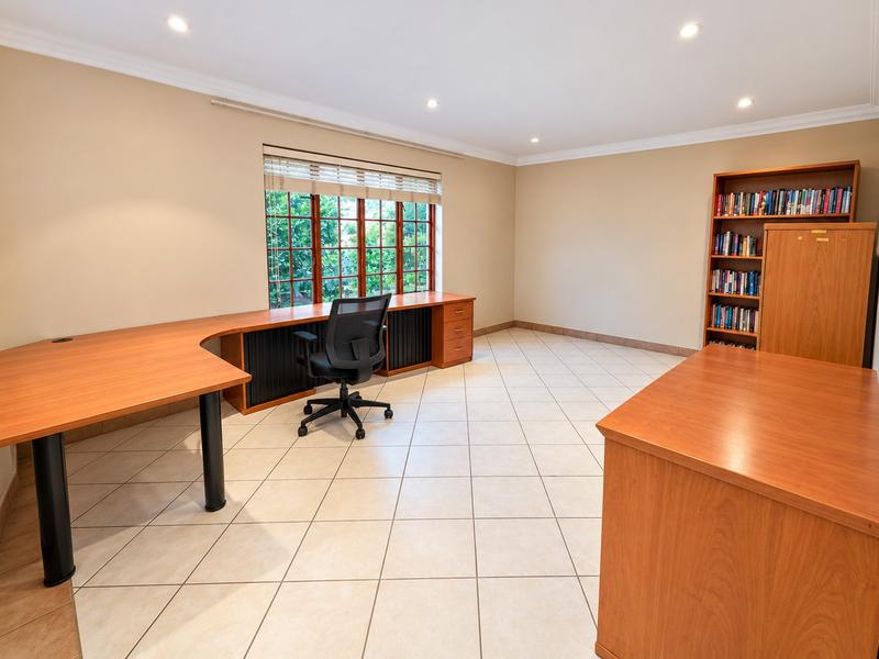 To Let 6 Bedroom Property for Rent in Moreleta Park Gauteng