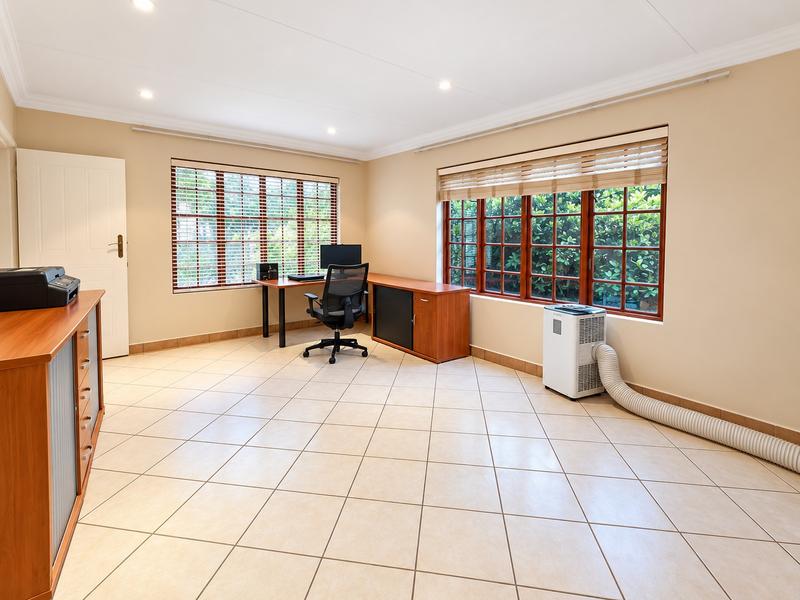 To Let 6 Bedroom Property for Rent in Moreleta Park Gauteng