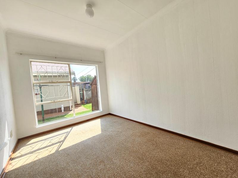 To Let 1 Bedroom Property for Rent in Discovery Gauteng