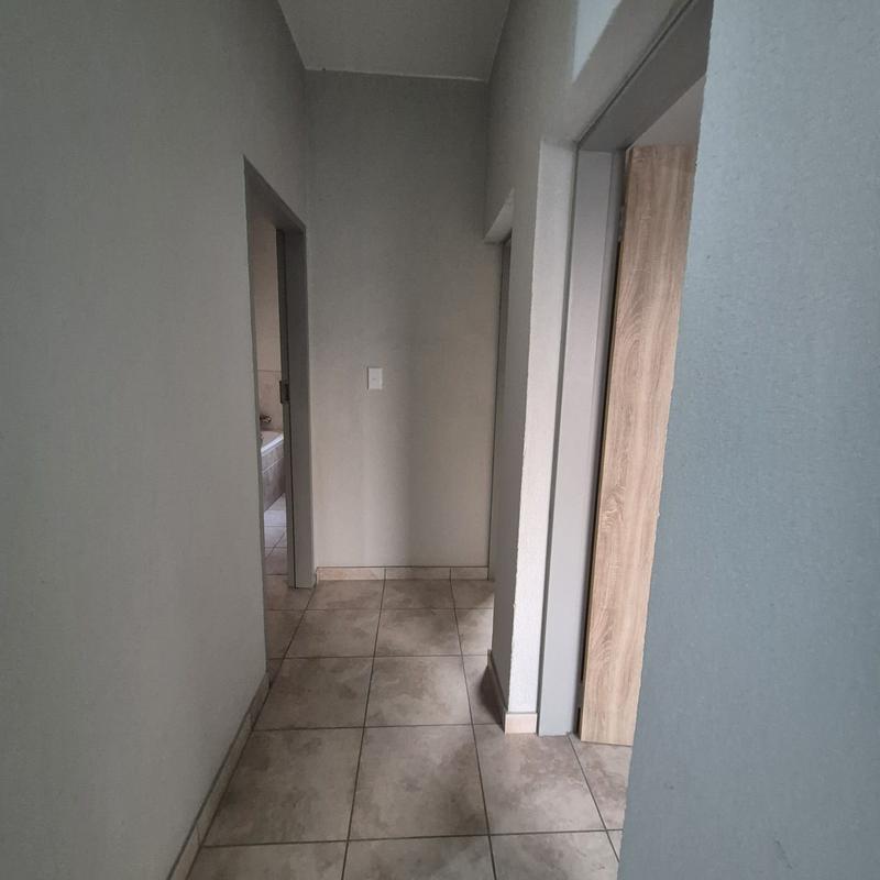 To Let 2 Bedroom Property for Rent in Ravenswood Gauteng