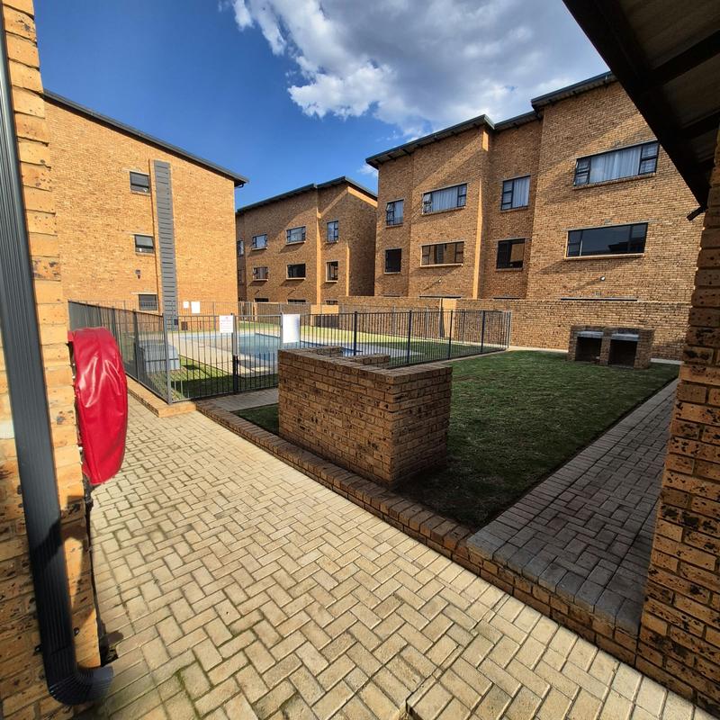 To Let 2 Bedroom Property for Rent in Ravenswood Gauteng
