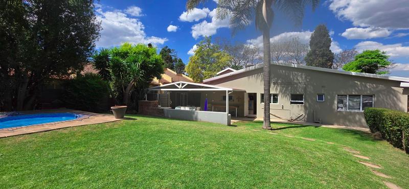 To Let 4 Bedroom Property for Rent in Blairgowrie Gauteng