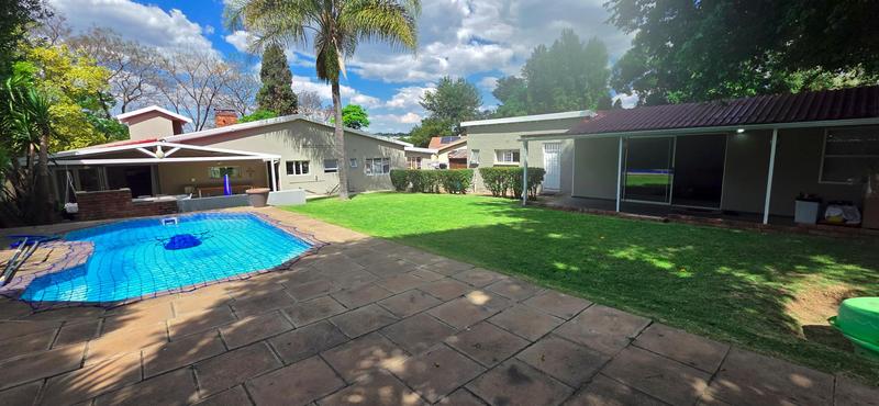 To Let 4 Bedroom Property for Rent in Blairgowrie Gauteng