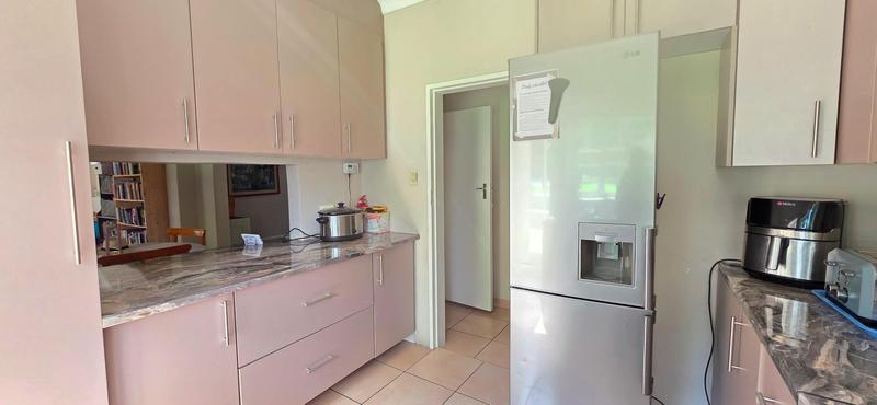 To Let 4 Bedroom Property for Rent in Blairgowrie Gauteng