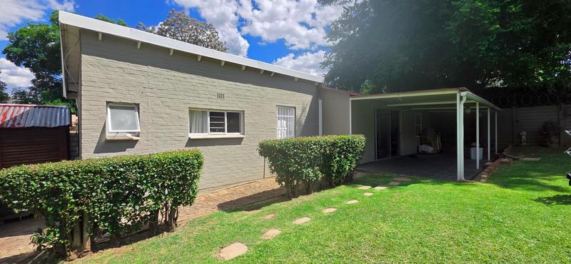 To Let 4 Bedroom Property for Rent in Blairgowrie Gauteng