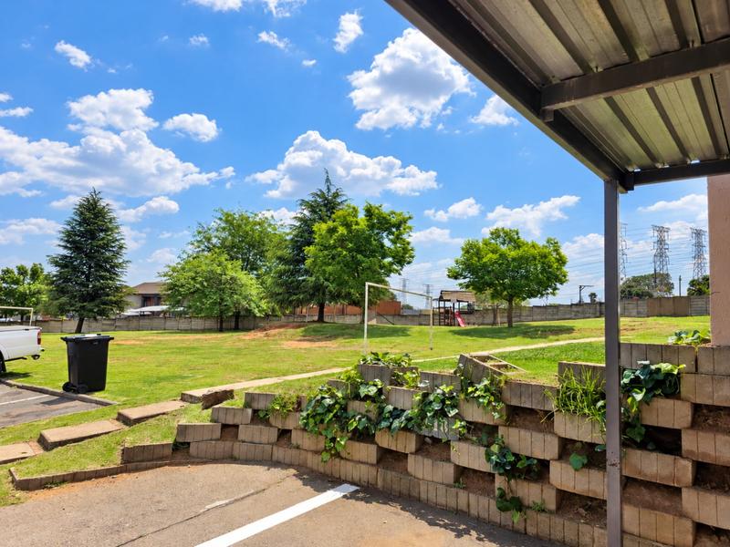 To Let 1 Bedroom Property for Rent in Rembrandt Park Gauteng