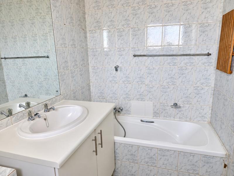 To Let 1 Bedroom Property for Rent in Rembrandt Park Gauteng
