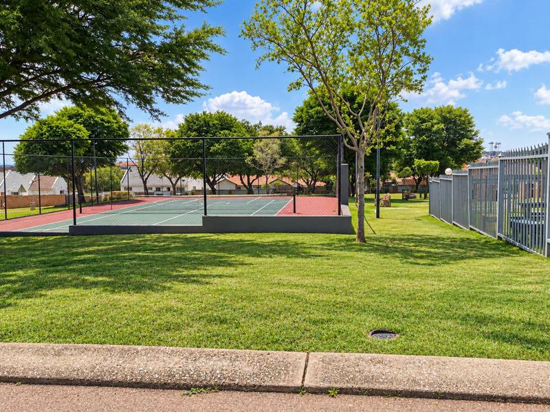 3 Bedroom Property for Sale in Kosmosdal Gauteng