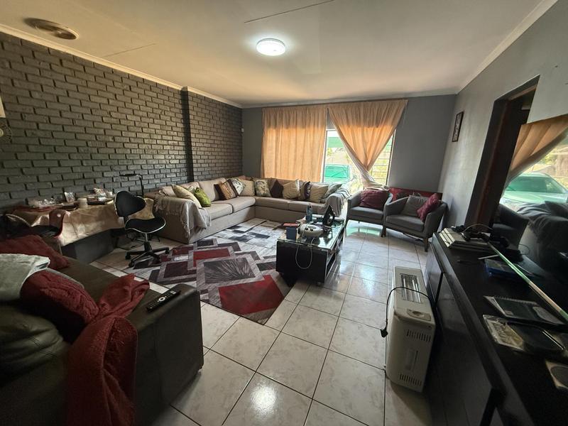 4 Bedroom Property for Sale in The Reeds Gauteng