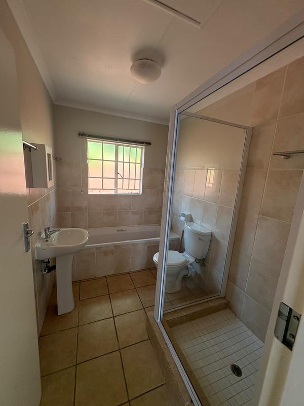 To Let 2 Bedroom Property for Rent in Rooihuiskraal Gauteng