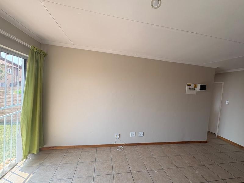 To Let 2 Bedroom Property for Rent in Rooihuiskraal Gauteng