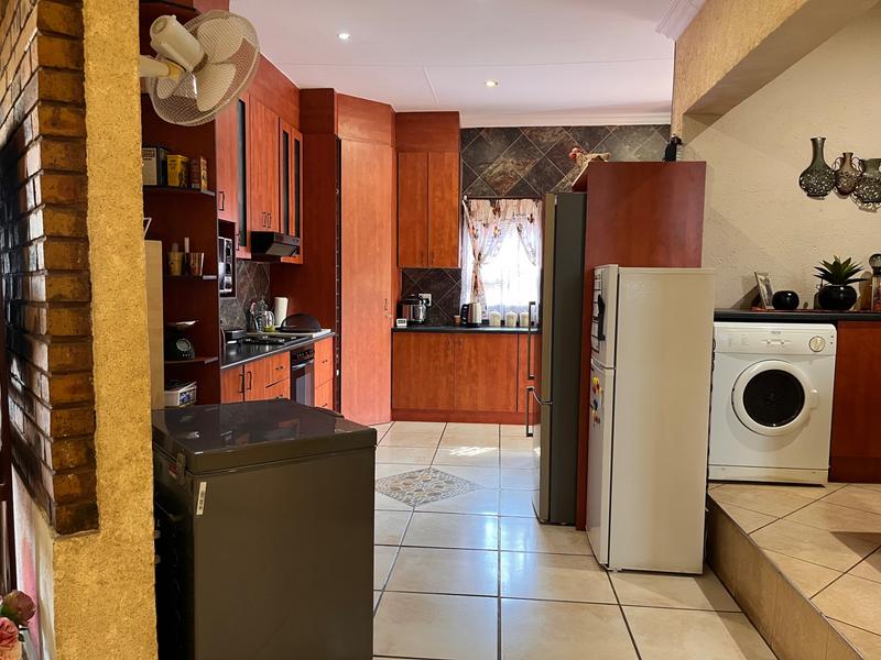4 Bedroom Property for Sale in Rayton Gauteng