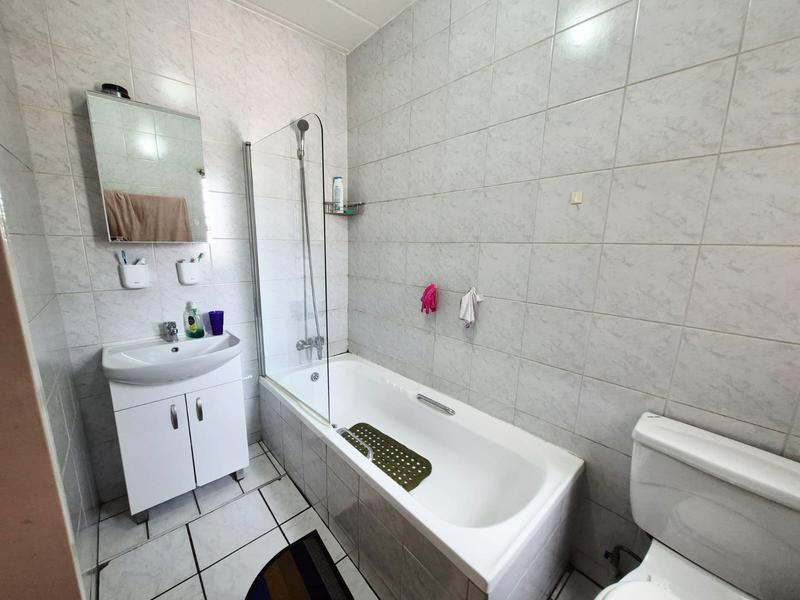 2 Bedroom Property for Sale in Randhart Gauteng