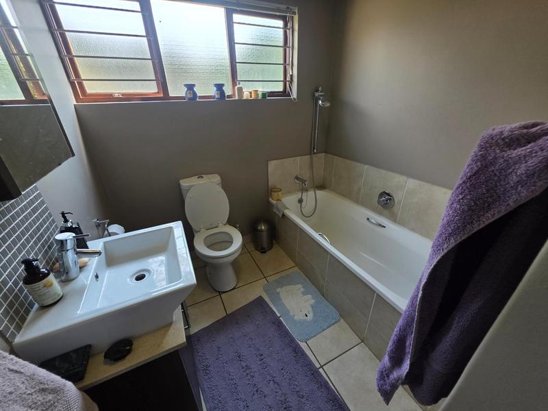 To Let 1 Bedroom Property for Rent in Broadacres Gauteng