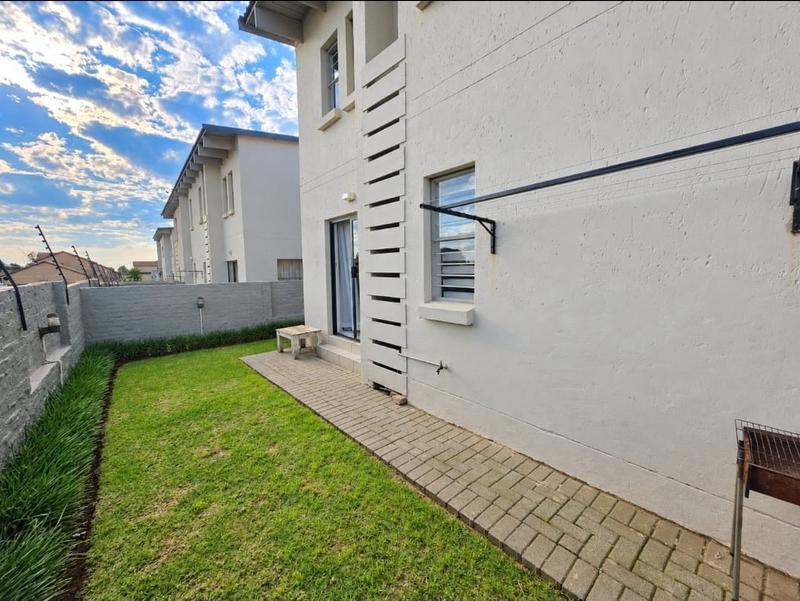 3 Bedroom Property for Sale in Albertsdal Gauteng