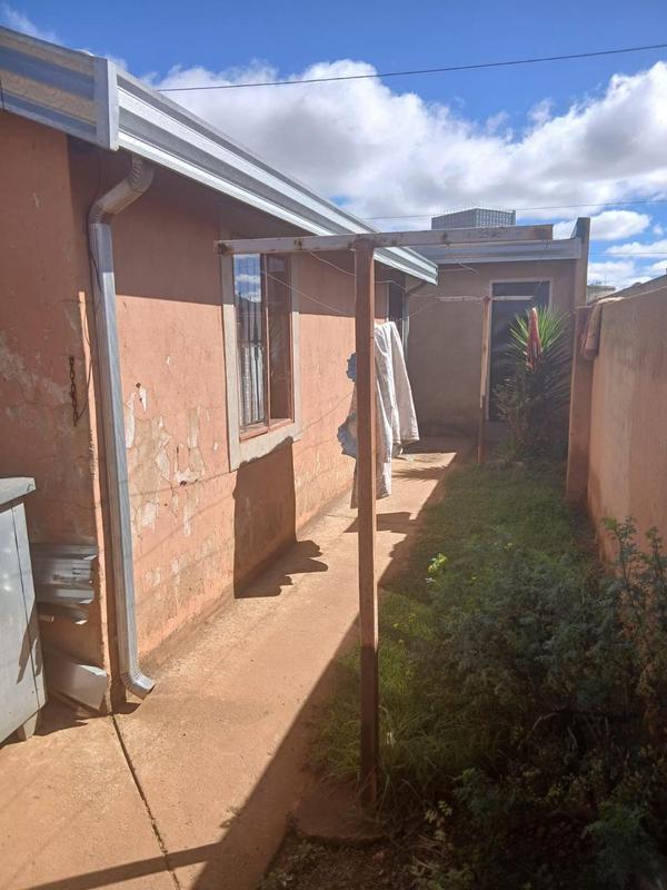 2 Bedroom Property for Sale in Kagiso Gauteng