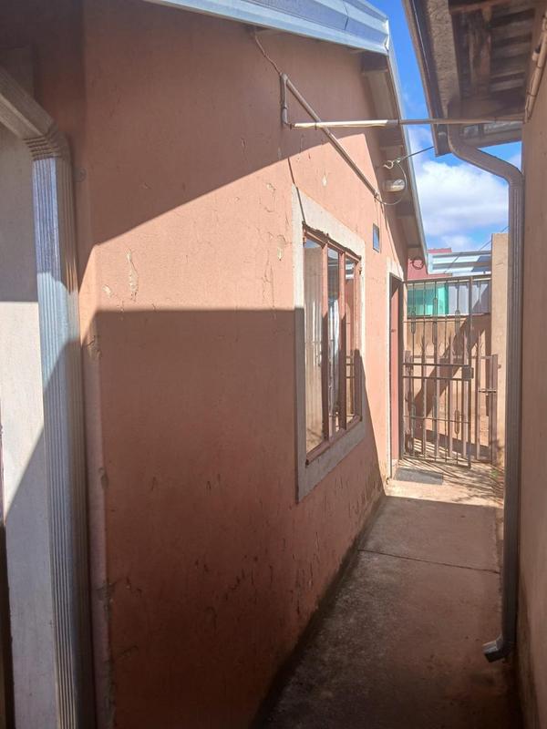 2 Bedroom Property for Sale in Kagiso Gauteng
