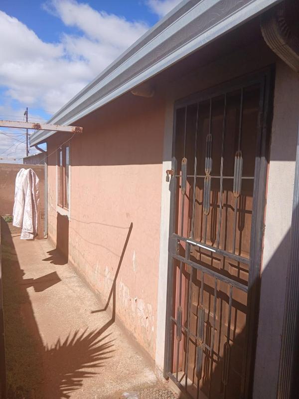 2 Bedroom Property for Sale in Kagiso Gauteng