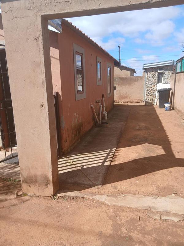 2 Bedroom Property for Sale in Kagiso Gauteng