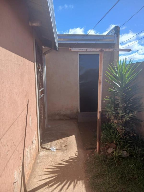 2 Bedroom Property for Sale in Kagiso Gauteng
