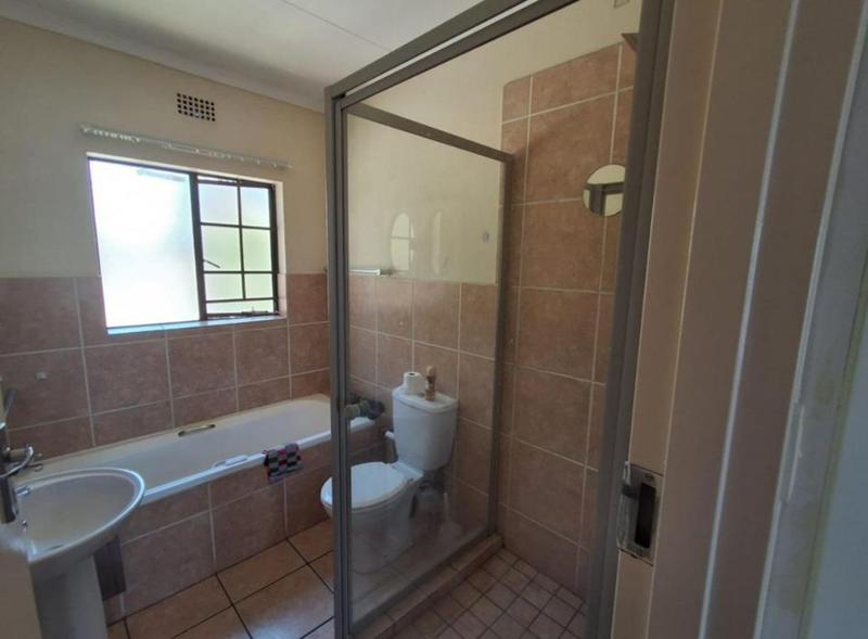 3 Bedroom Property for Sale in Sonneveld Gauteng