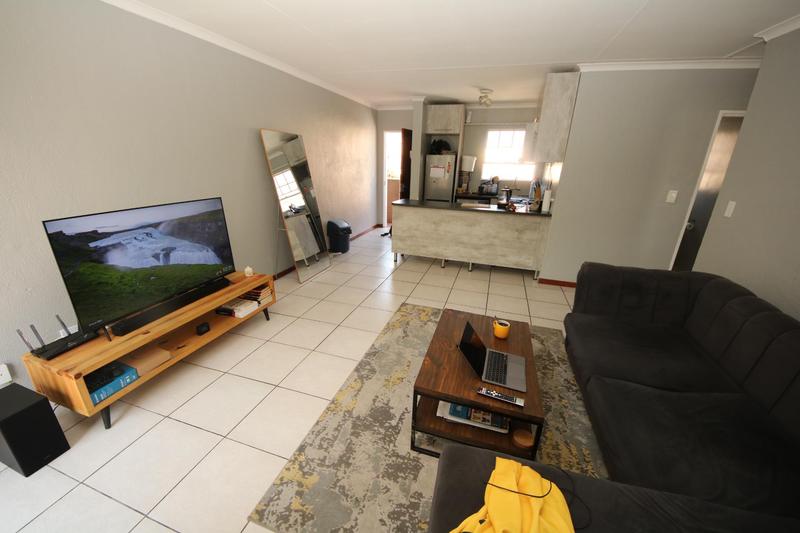 To Let 2 Bedroom Property for Rent in Vorna Valley Gauteng