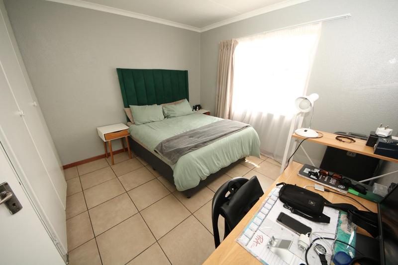 To Let 2 Bedroom Property for Rent in Vorna Valley Gauteng