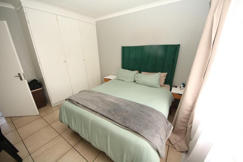To Let 2 Bedroom Property for Rent in Vorna Valley Gauteng