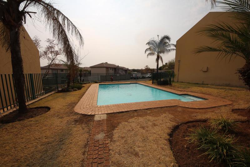 To Let 2 Bedroom Property for Rent in Vorna Valley Gauteng
