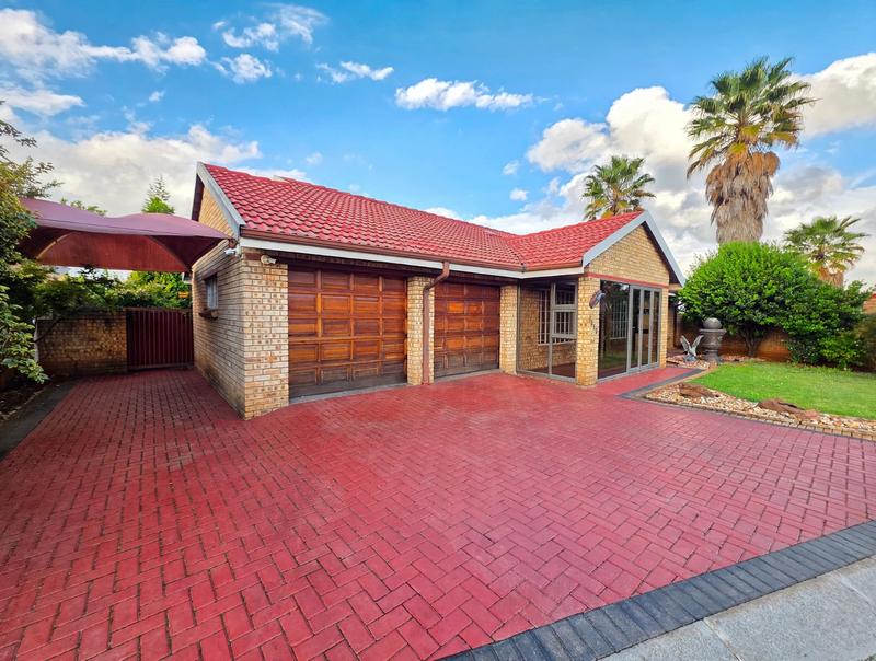 3 Bedroom Property for Sale in Kookrus Gauteng