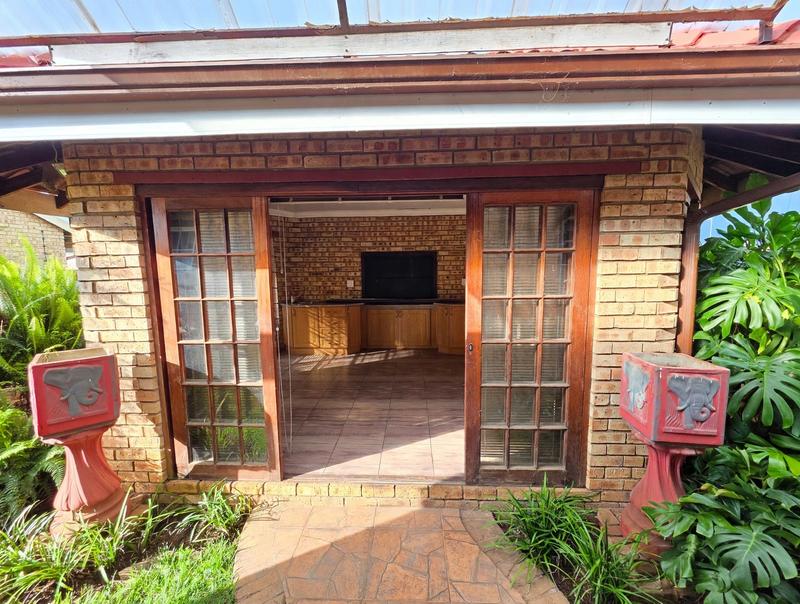 3 Bedroom Property for Sale in Kookrus Gauteng