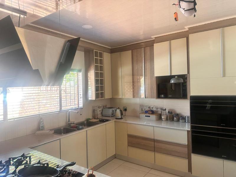 5 Bedroom Property for Sale in Amandasig Gauteng