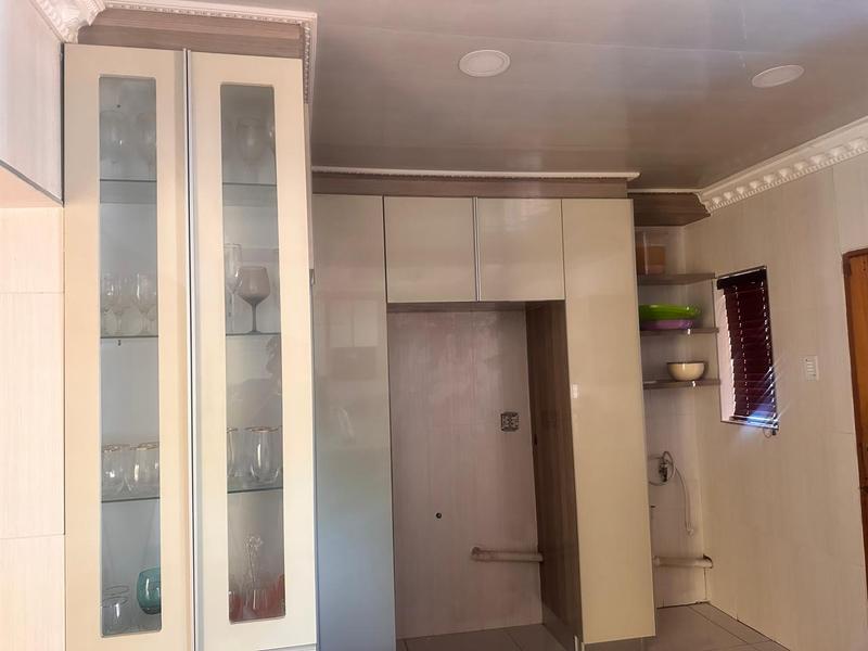 5 Bedroom Property for Sale in Amandasig Gauteng
