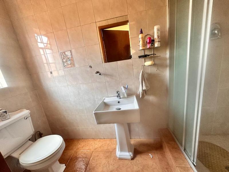 5 Bedroom Property for Sale in Amandasig Gauteng