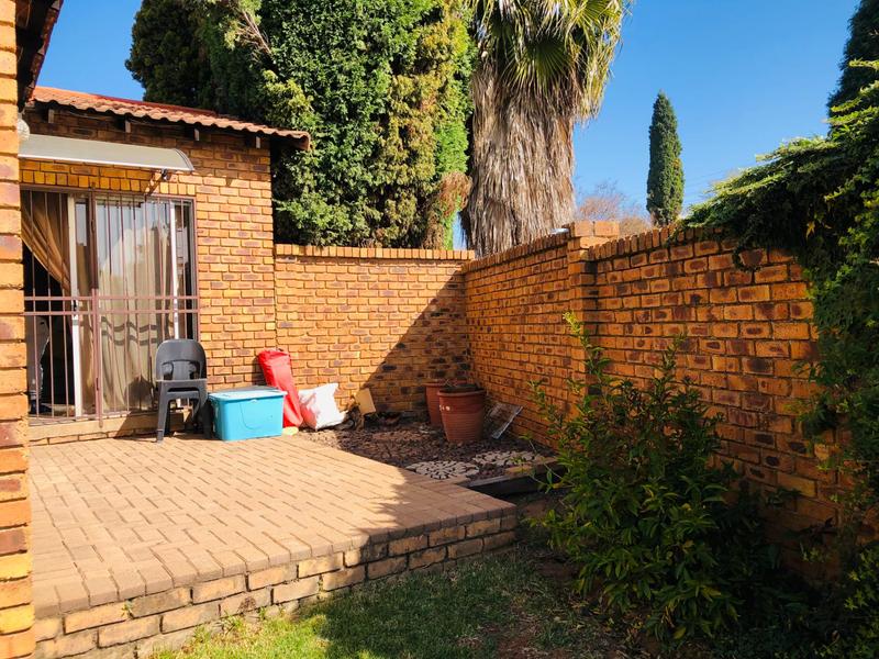 To Let 2 Bedroom Property for Rent in Noordwyk Gauteng