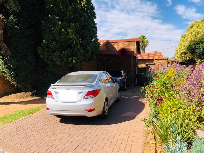 To Let 2 Bedroom Property for Rent in Noordwyk Gauteng
