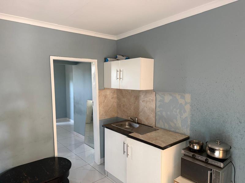 To Let 1 Bedroom Property for Rent in Wychwood Gauteng