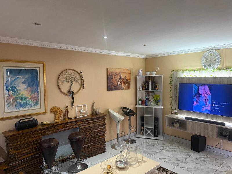 To Let 2 Bedroom Property for Rent in Wychwood Gauteng