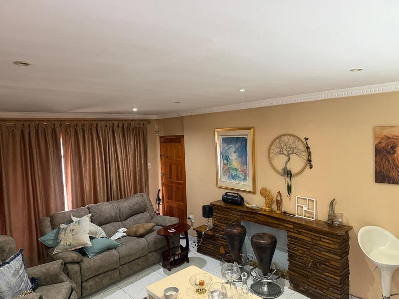 To Let 2 Bedroom Property for Rent in Wychwood Gauteng
