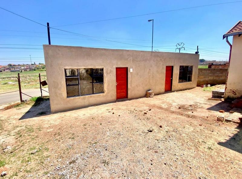 2 Bedroom Property for Sale in Emdeni Gauteng