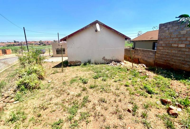 2 Bedroom Property for Sale in Emdeni Gauteng