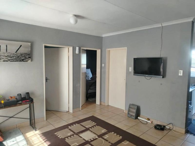 2 Bedroom Property for Sale in Lenasia South Gauteng