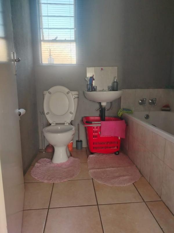 2 Bedroom Property for Sale in Lenasia South Gauteng
