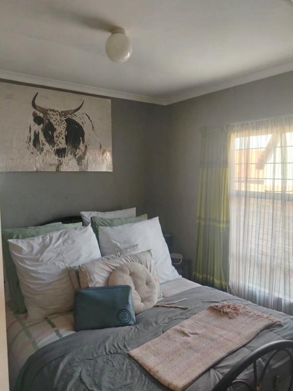 2 Bedroom Property for Sale in Lenasia South Gauteng