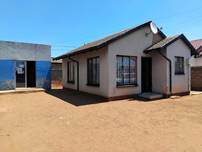 2 Bedroom Property for Sale in Protea Glen Gauteng