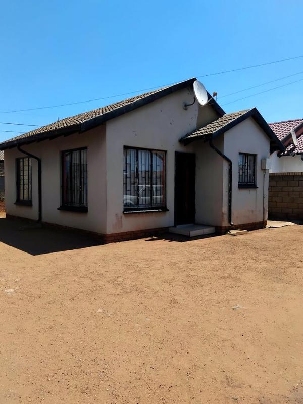 2 Bedroom Property for Sale in Protea Glen Gauteng