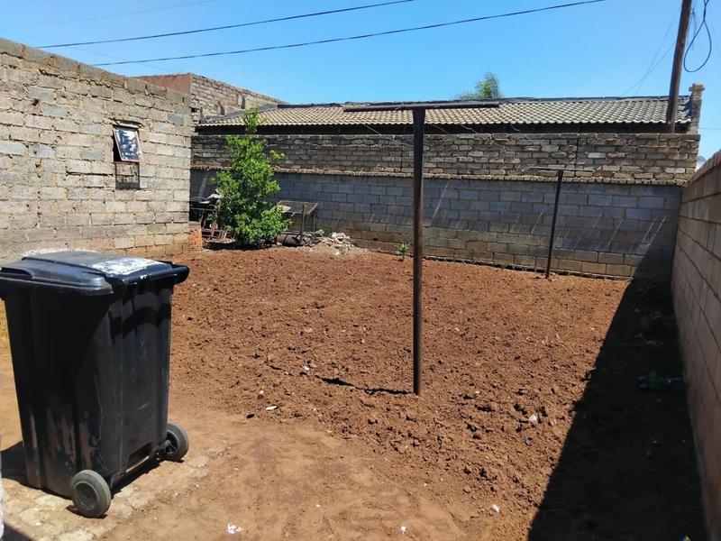2 Bedroom Property for Sale in Protea Glen Gauteng